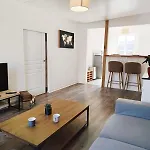 Appartement Charming One-bedroom In The Heart Of Prime Location