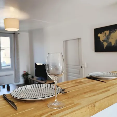 Charming One-bedroom In The Heart Of Prime Location