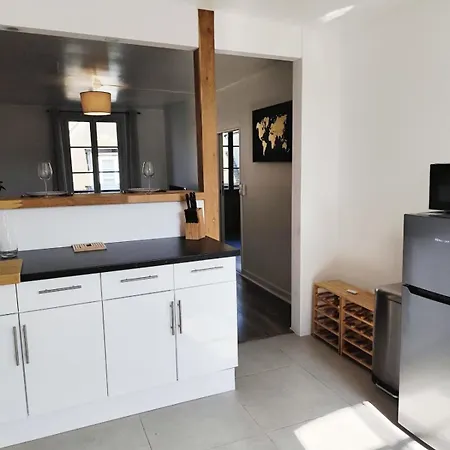 Charming One-bedroom In The Heart Of Prime Location Apartment *