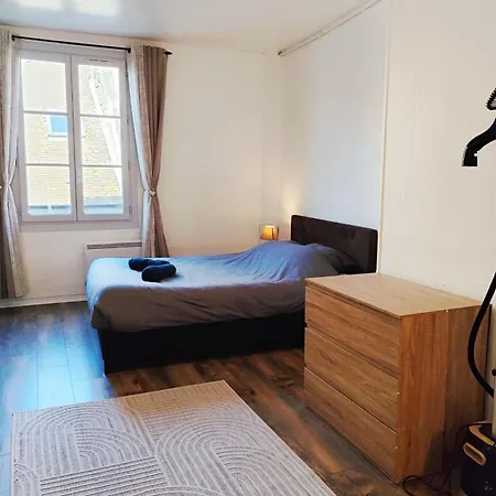 Charming One-bedroom In The Heart Of Prime Location * Senlis (Oise)