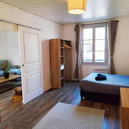 Charming One-bedroom In The Heart Of Prime Location *