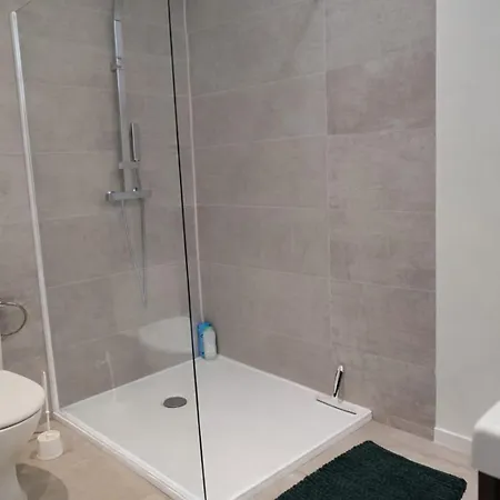 Charming One-bedroom In The Heart Of Prime Location 상리스