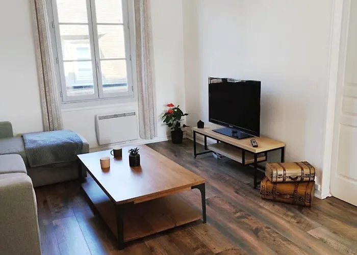 아파트 Charming One-bedroom In The Heart Of Prime Location 상리스